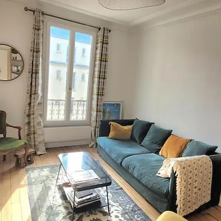 Very Bright And Spacious In